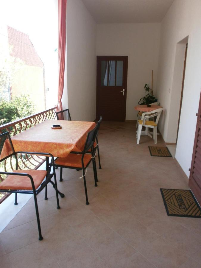 Apartments By The Sea Podgora, Makarska - 12326 Bagian luar foto