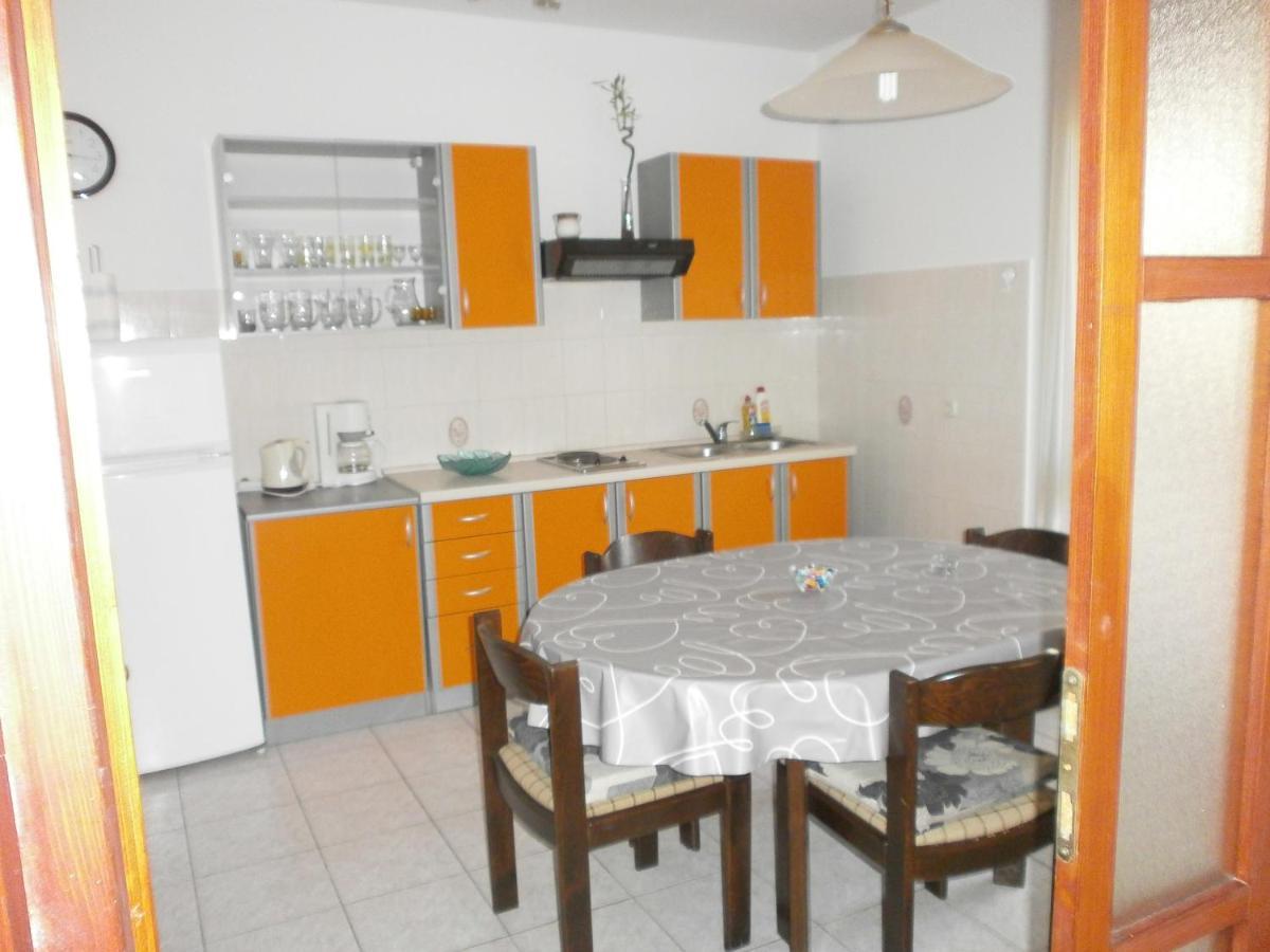 Apartments By The Sea Podgora, Makarska - 12326 Bagian luar foto