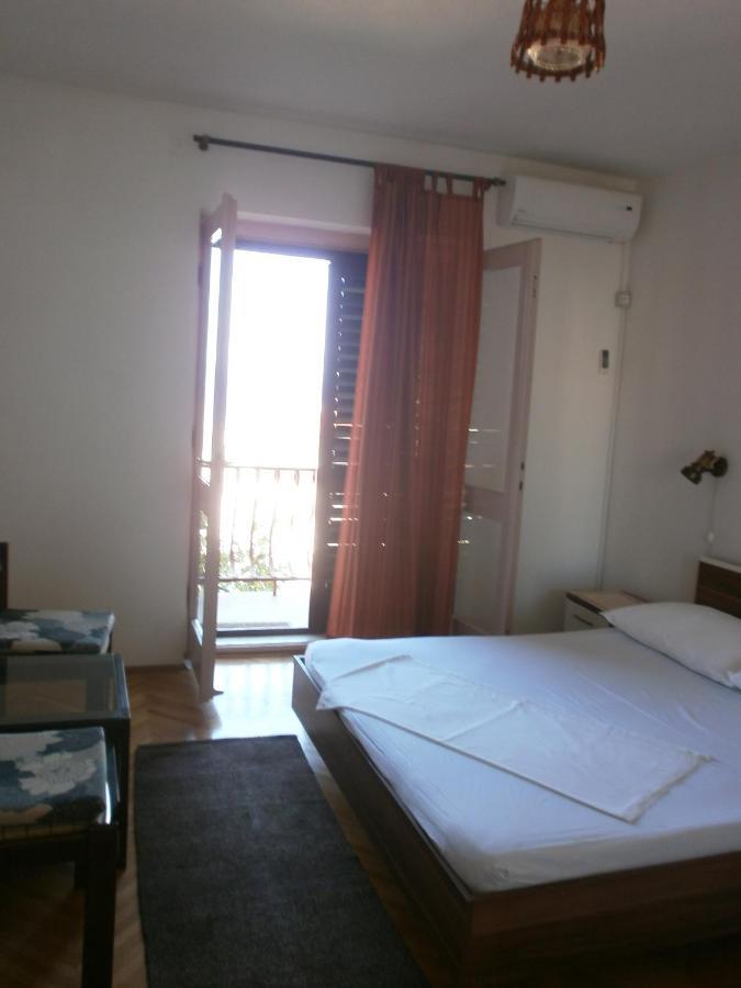 Apartments By The Sea Podgora, Makarska - 12326 Bagian luar foto