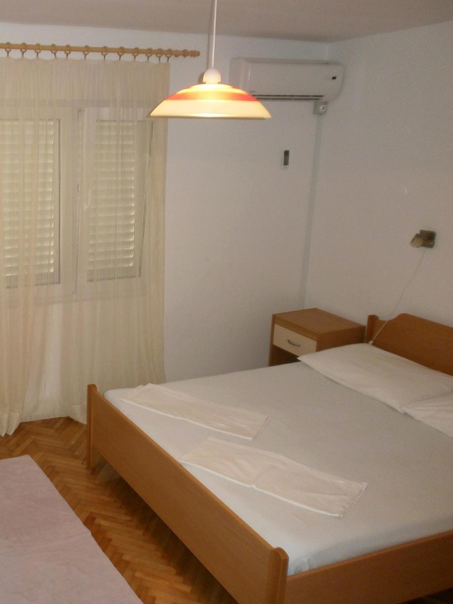 Apartments By The Sea Podgora, Makarska - 12326 Bagian luar foto
